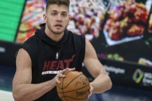 NBA掘金vs雷霆_NBA掘金vs雷霆免费在线直播_NBA掘金vs雷霆全场录像回放